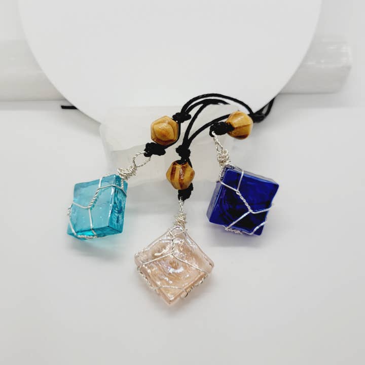 Collier en verre primitif Collier Boho fait main pour la vente par The Raven's Edge