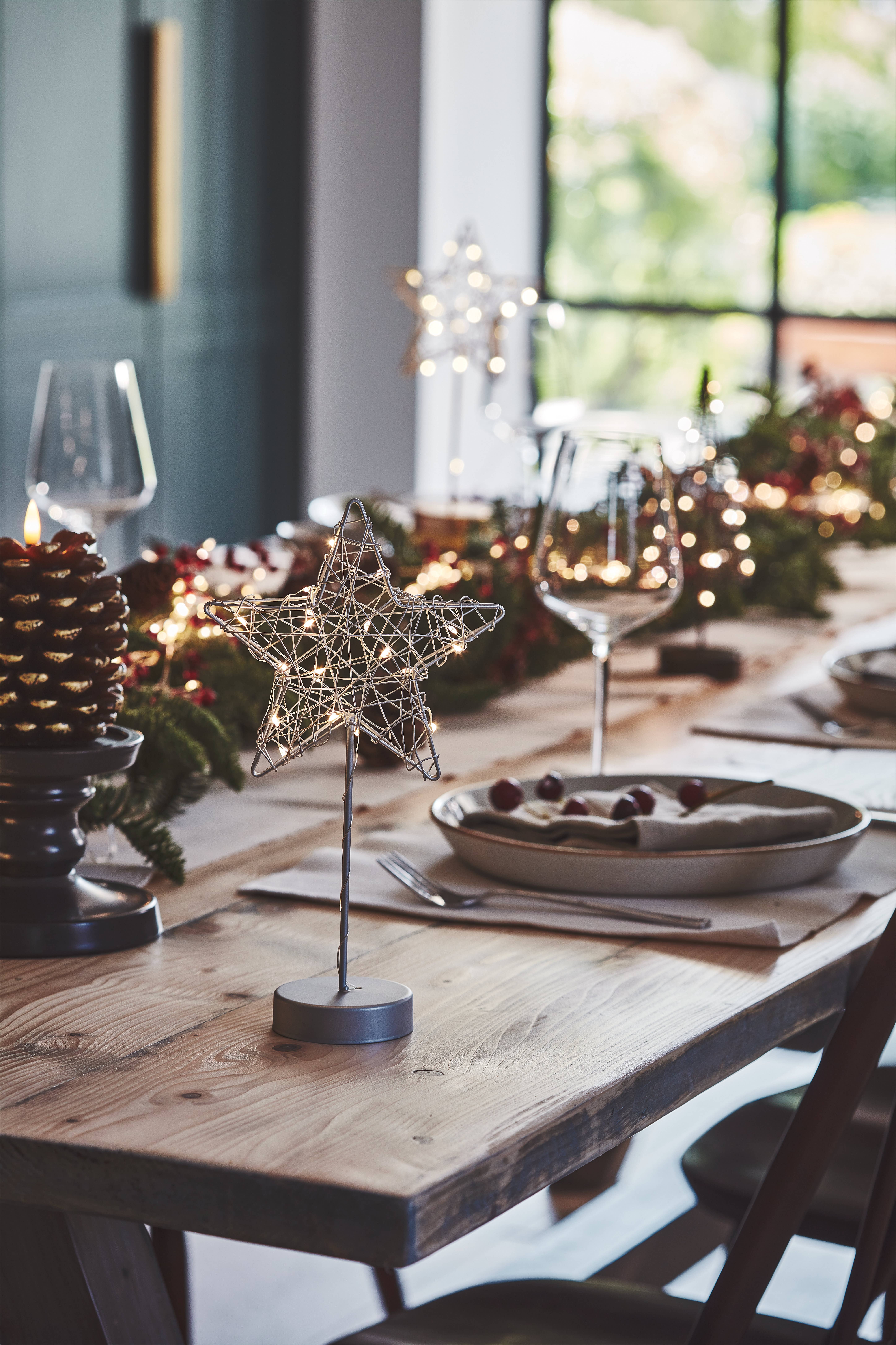 Lightstyle London – Decoração de Natal por atacado – Estrela de Arame para Mesa com Fios de 20 LEDs Branco Quente0