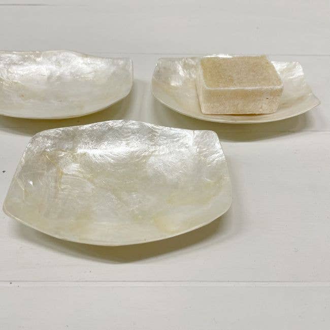 ByBazz - Venta al por mayor Bandejas/platos/boles decorativos - Schaaltje Schelp Capiz XS White11