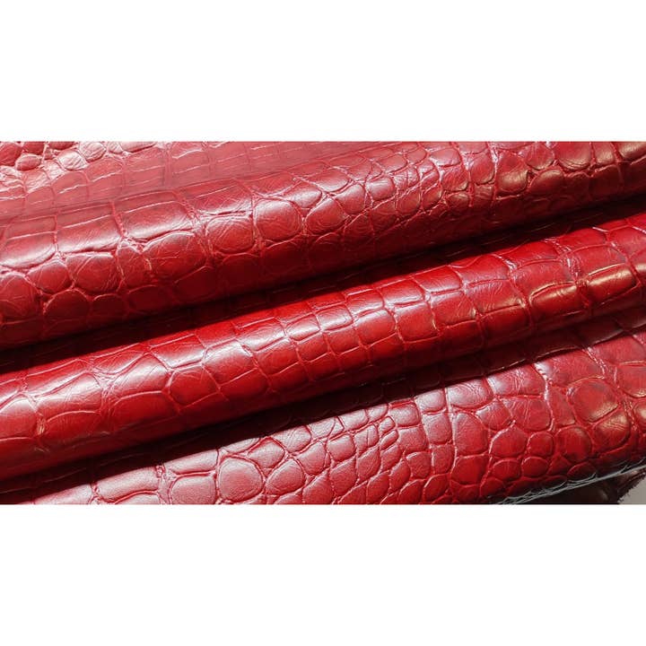 Collection en cuir BIELORUSSO, Imprimé Croco, Tannage Végétal pour la vente par Qaswara Leather