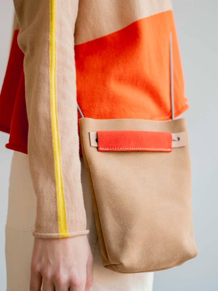 Axelremsväska i mocka för wholesale av Skandal