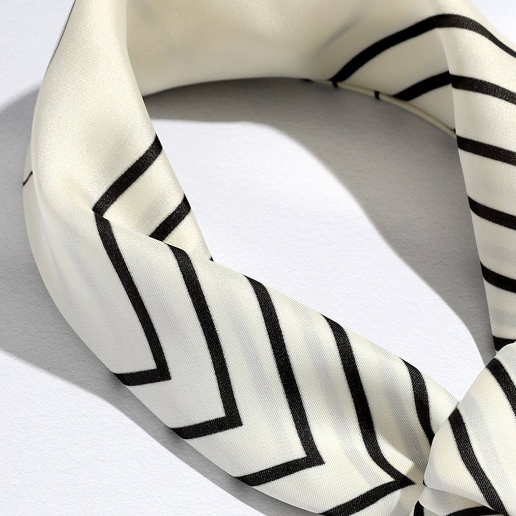 BK/PESO Lenço macio com estampa rosa acetinada leve  para venda a revendedores na Faire4