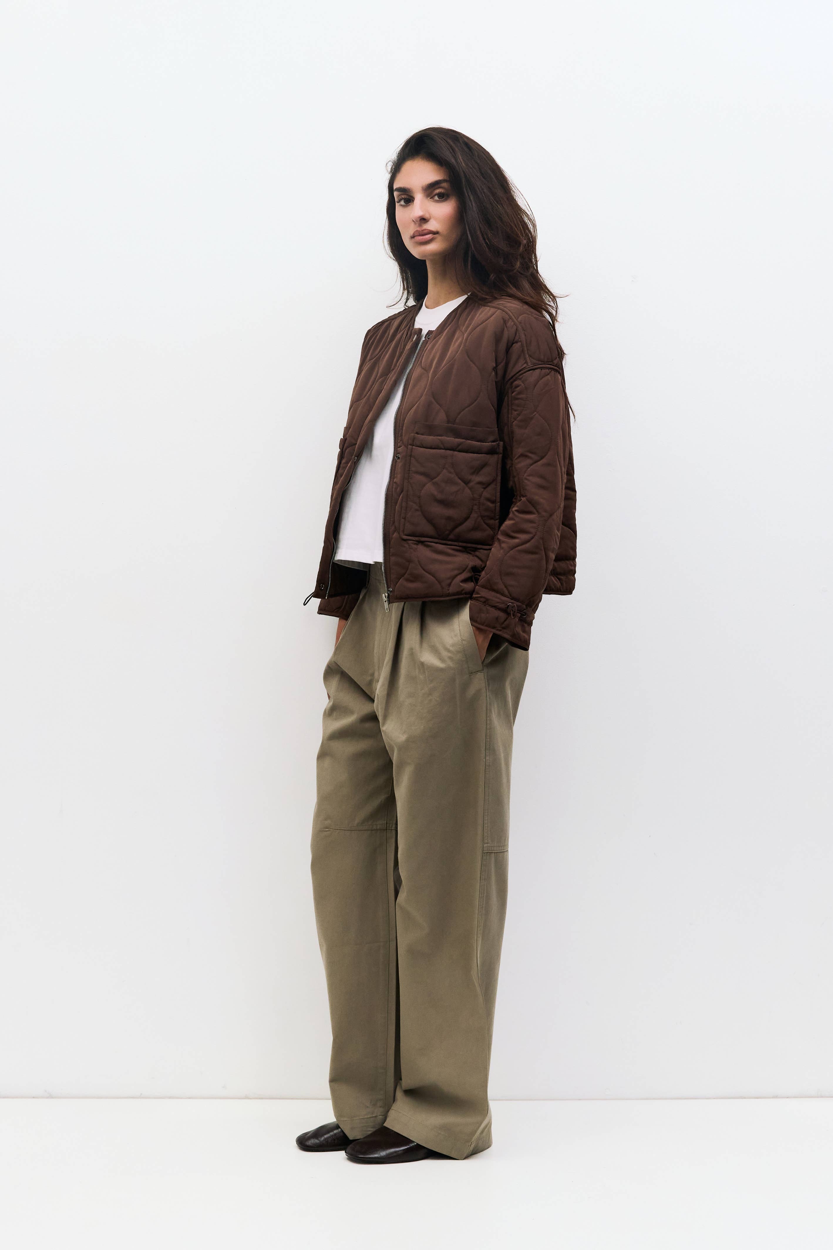 MOD REF – Großhandel Jacke – Damen – The Kara Jacket | Gesteppte Jacke mit Reißverschluss51