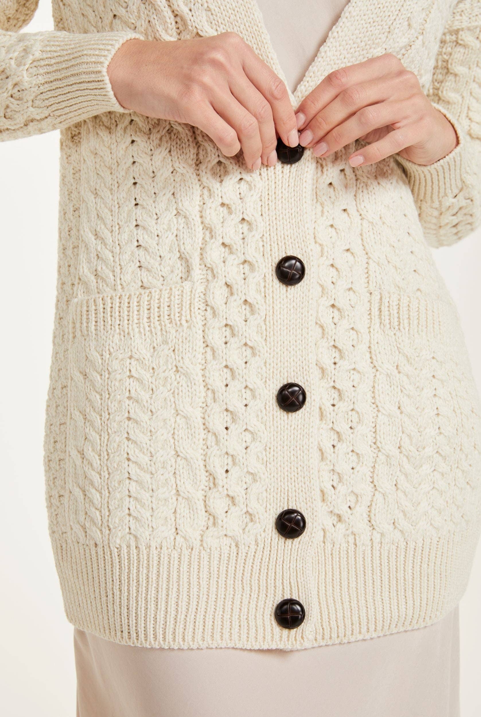 Aran Woollen Mills – wholesale Cardigan – Women’s – Delphi Aran Boyfriend Cardigan - Cream6