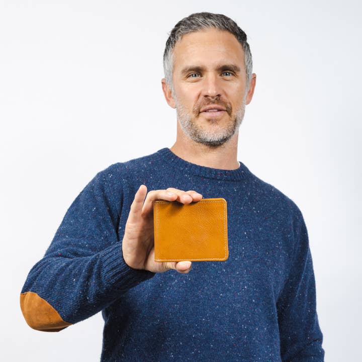 CASUPO - Wholesale Wallet - Men's - Whiskey Tan RFID Leather Wallet – Men’s Classic Bifold Gift4