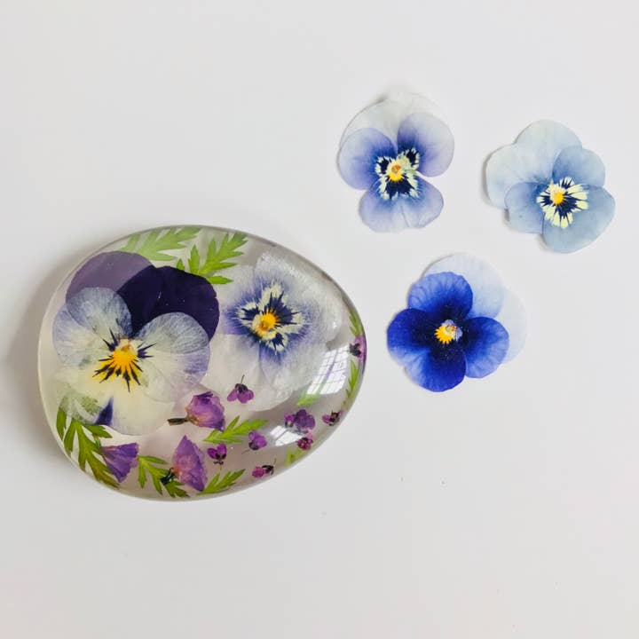Belart Fair Trade - Wholesale Paper Weight - Botanical Birthday Flower Paperweight
