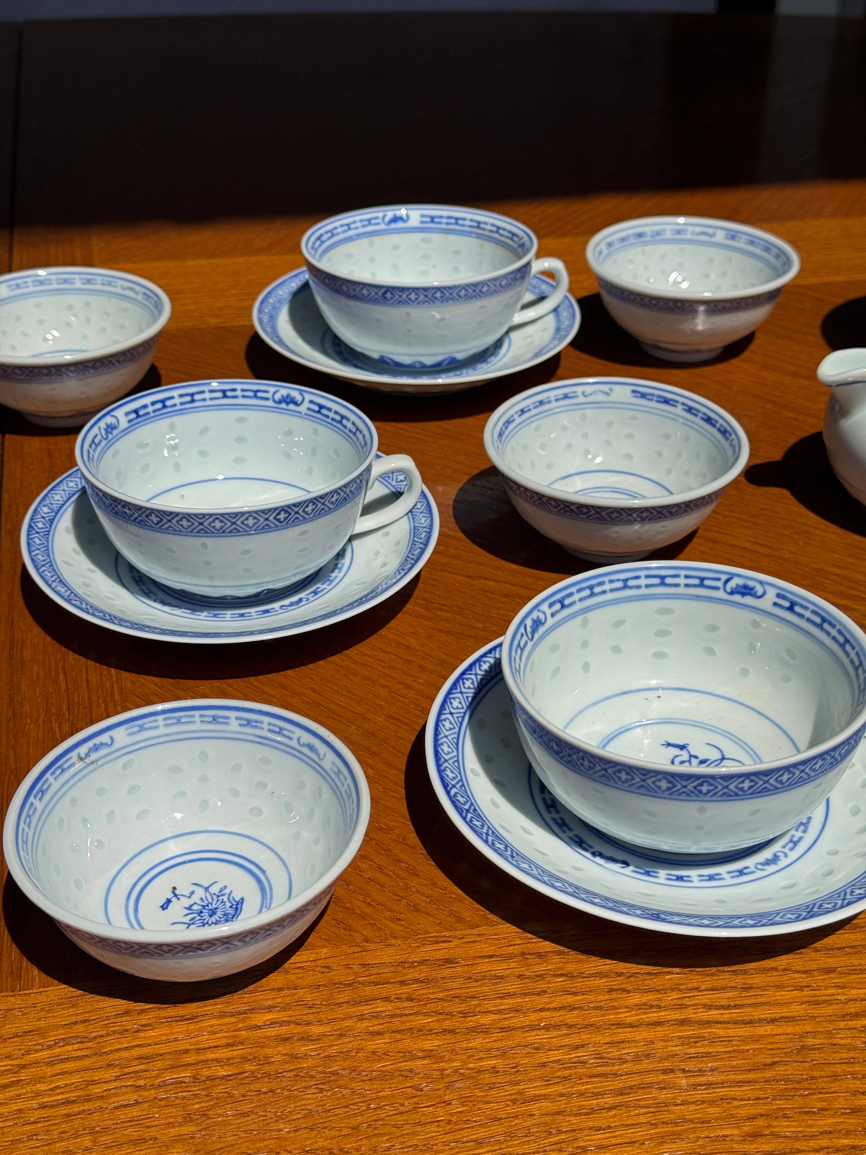 Office Objets - Wholesale Tea Set - Small Chinese tea set with 6 cups and saucers14