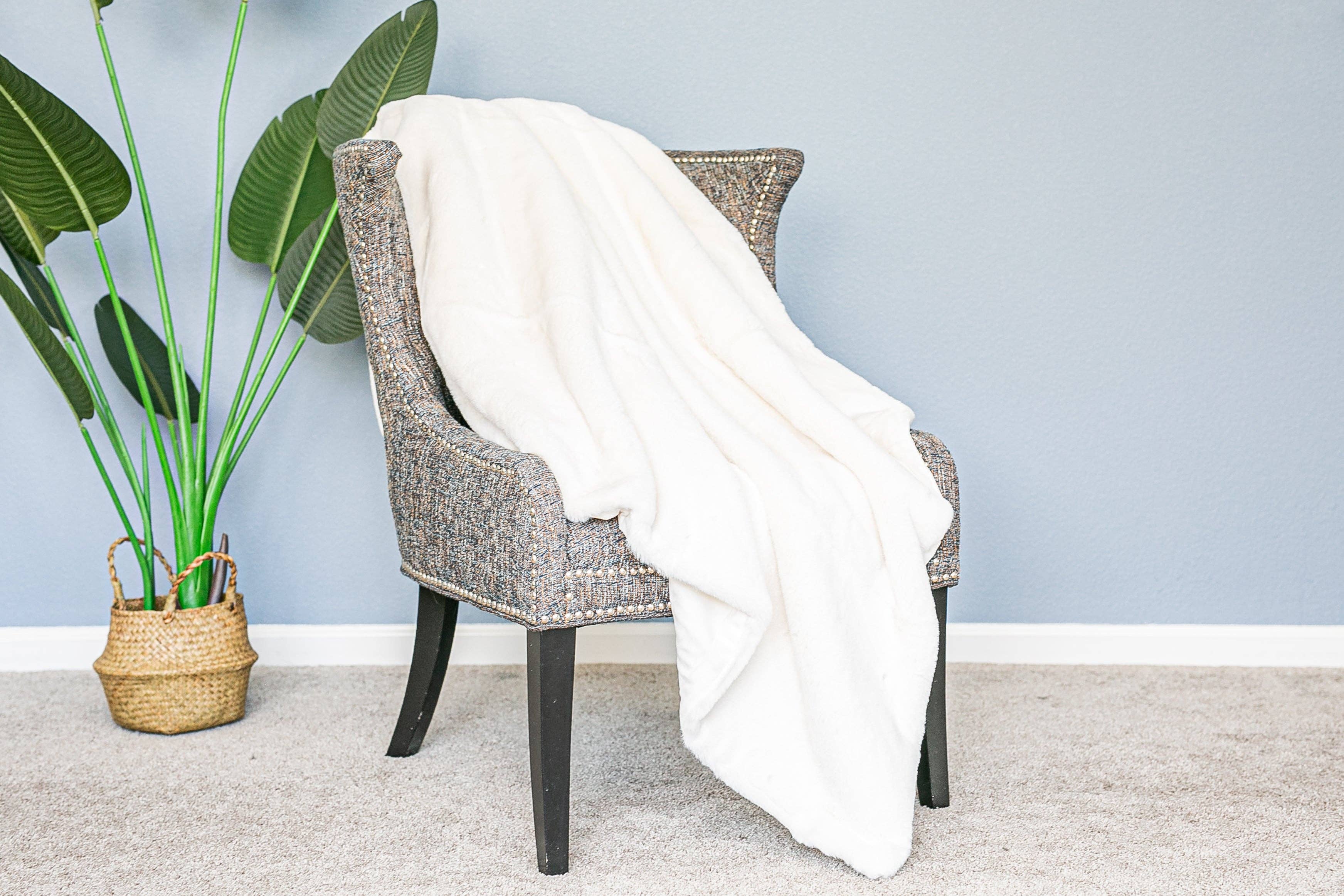 Narniar - Wholesale Throw Blanket - Luxury Avalanche Fur Throw1