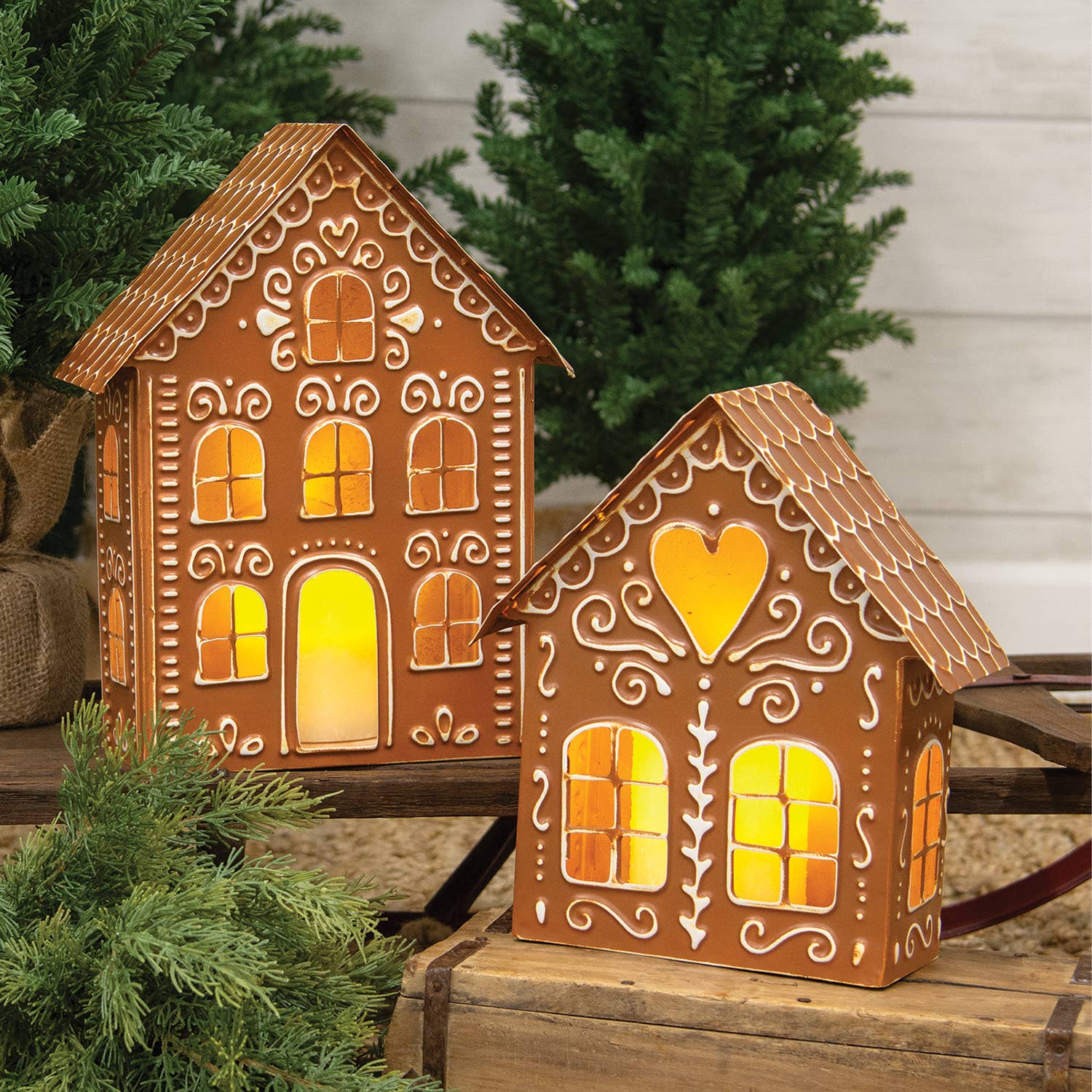 Col House Designs - Wholesale Christmas Decoration - Metal Gingerbread House Luminary - 12"H3