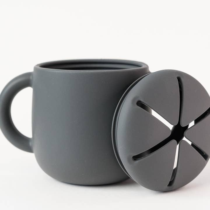 Babeehive Goods - Wholesale Snack Box - Kids & Baby - Silicone Snack Cup with Lid7