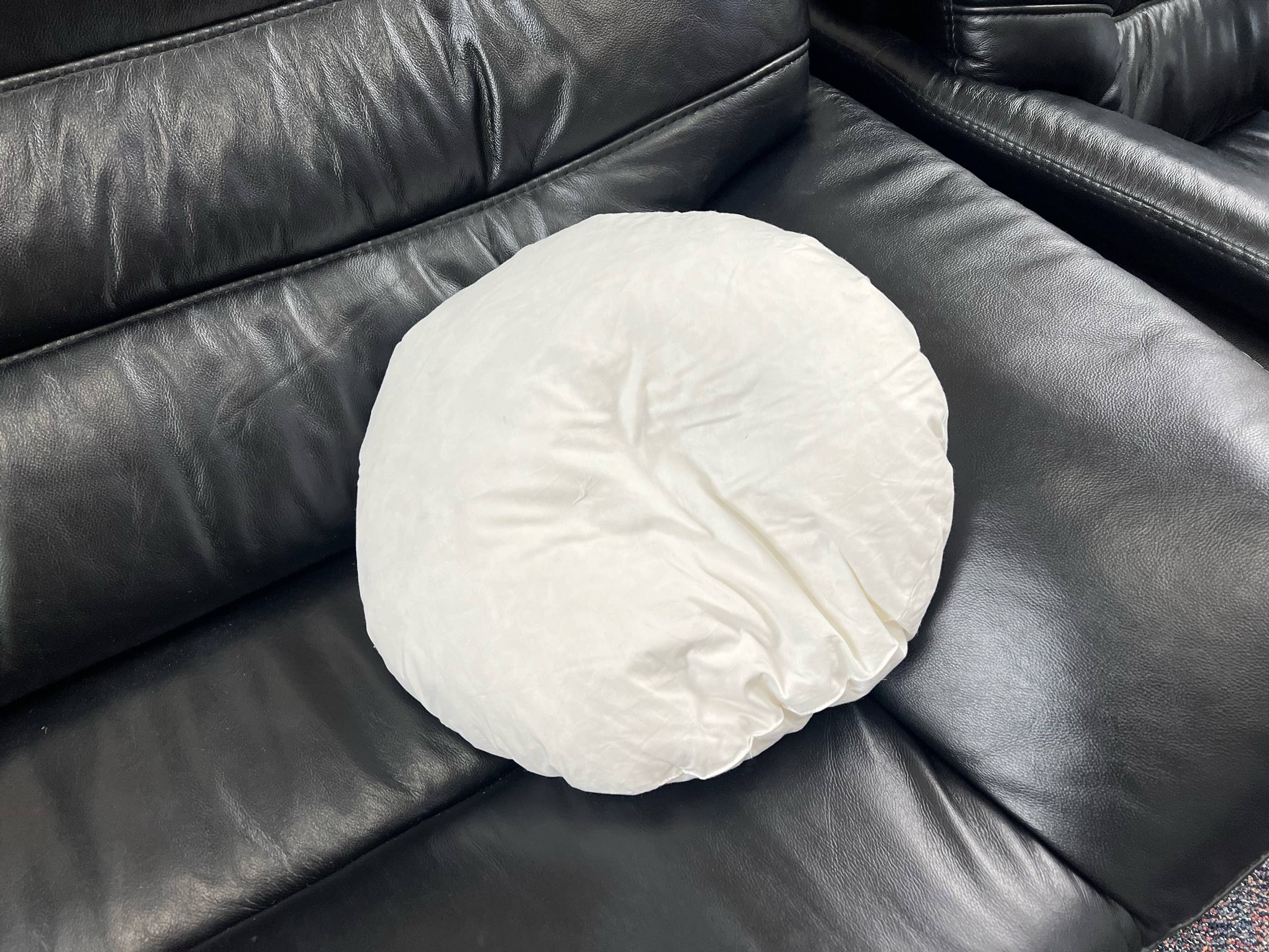 Peking Handicraft - Wholesale Throw/Decorative Pillow - Down Feather Decorative Pillow Inserts - Round