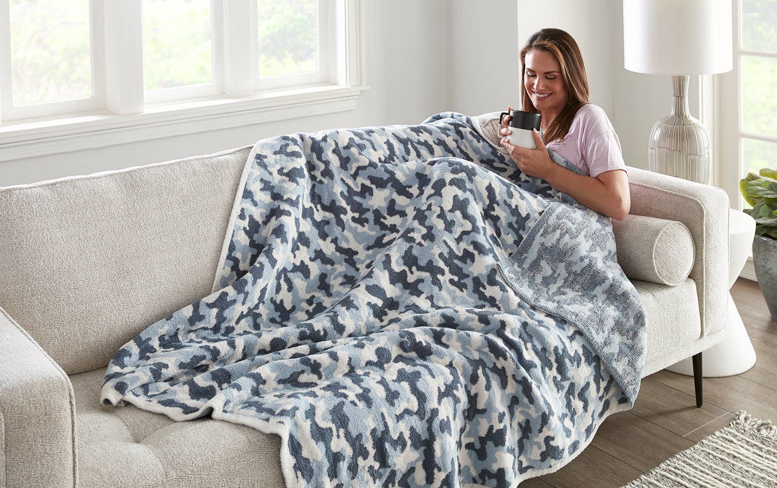 Crafted by Catherine - Wholesale Throw Blanket - Camouflage Cozy Knit Throw 60" x 70"5