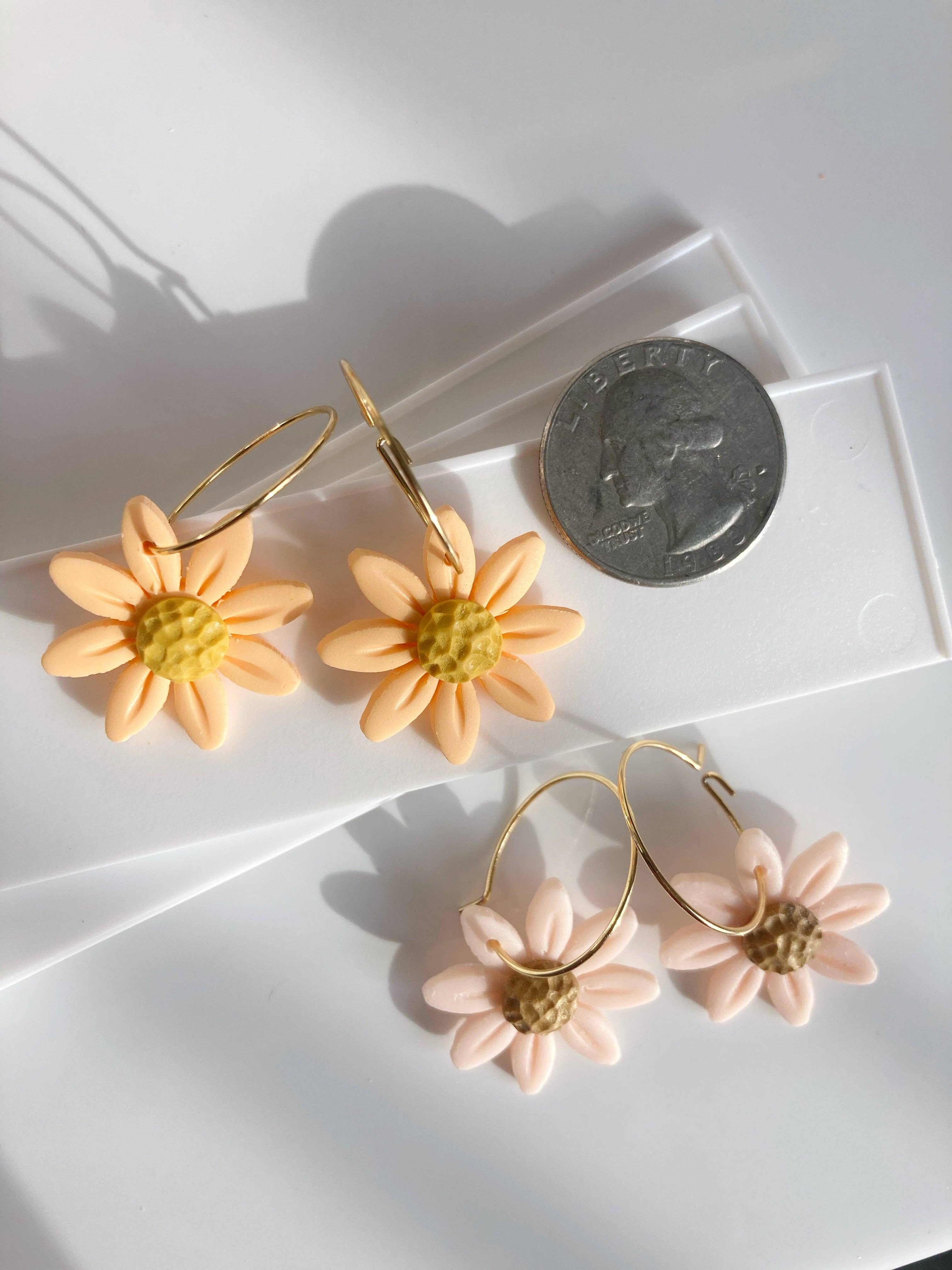 KaoLee Shop - Wholesale Dangle Earrings - Spring Daisy Hoop Earring2