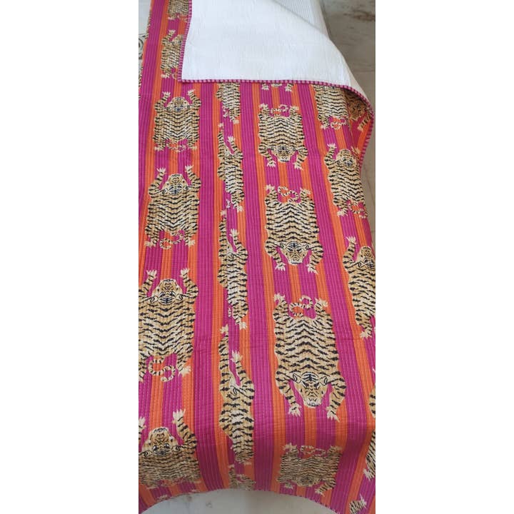 Ayras World - Wholesale Throw Blanket - Pink and Orange Tiger Quilted Cotton Bed Throw Blanket1