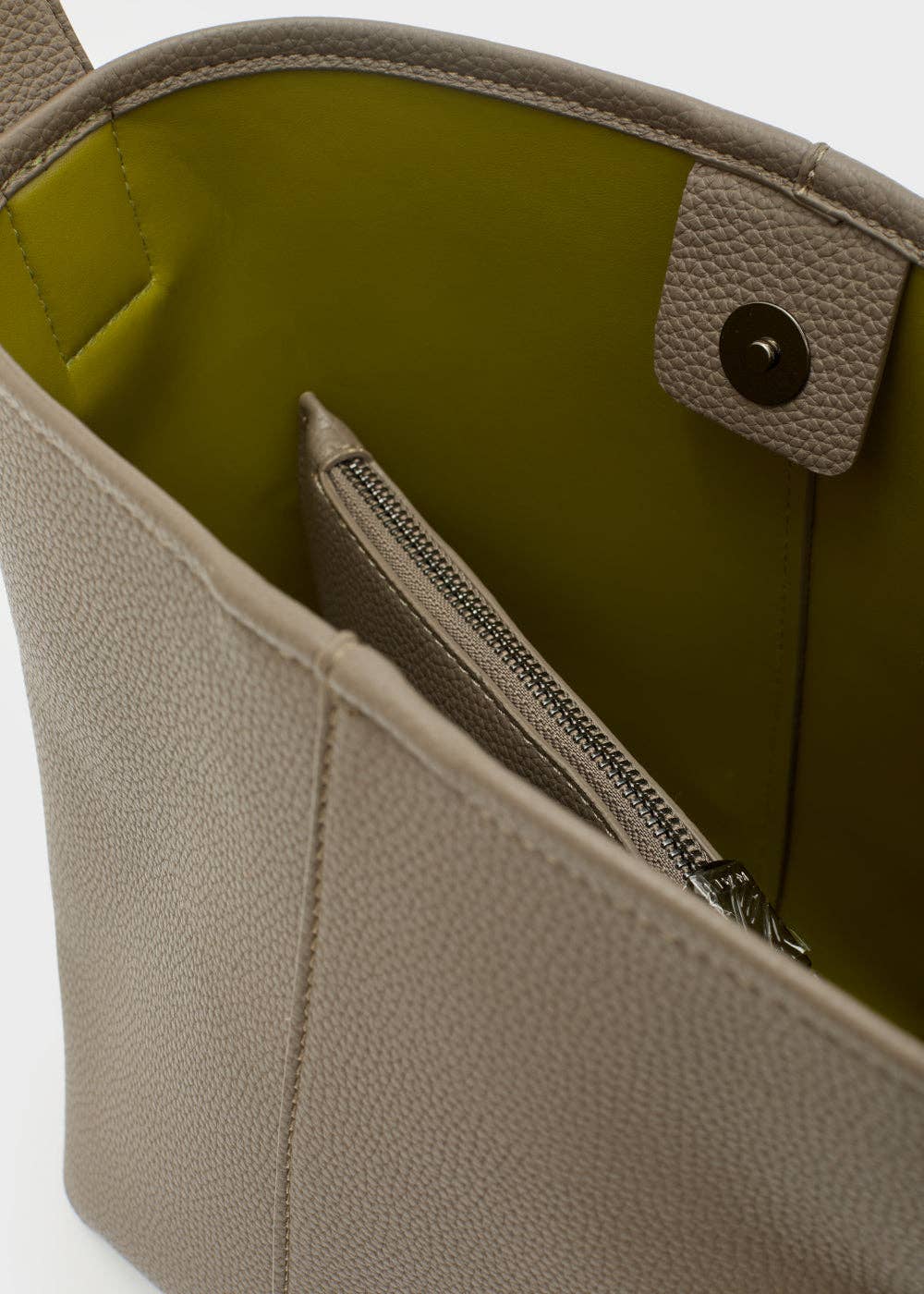 NALI' - Wholesale Shoulder Bag - Women's - TRACEY NEW BUCKET BAG + POUCH GREY - N644