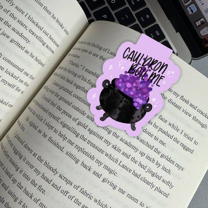 Marque-page magnétique "ACOTAR Cauldron Boil Me" pour la vente par Serafine Art and Design