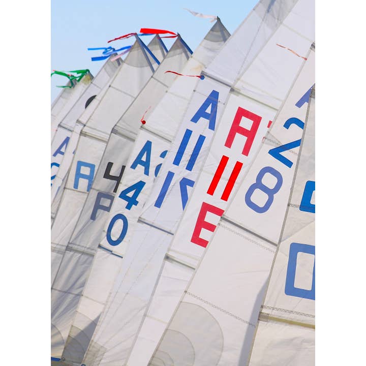 Art mural sur toile - Regatta pour la vente par Heidi White Home