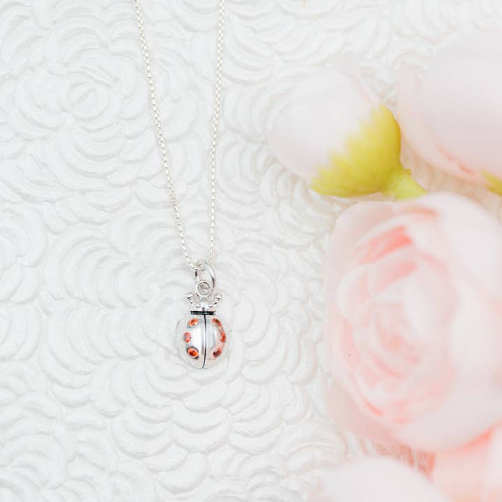 Collier coccinelle en argent sterling pour les enfants et les enfants pour la vente par Cherished Moments