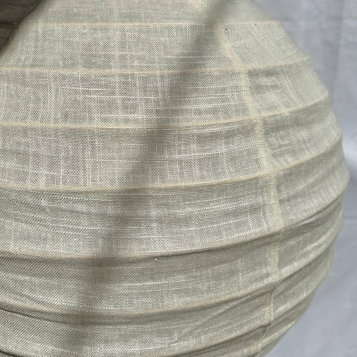 Office Objets - Wholesale Chandelier/Hanging Light - Medium round Japanese-style pendant light in rattan and natural linen D:4014