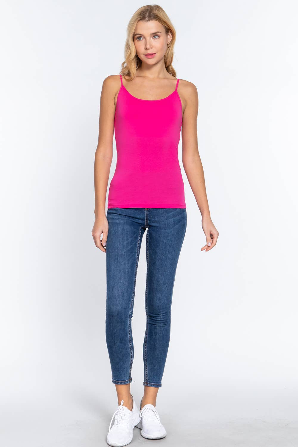Active Basic | Active USA - Wholesale Camisole - Dames - Eenvoudig verstelbare cropped cami met spaghettibandjes en plankbeha8