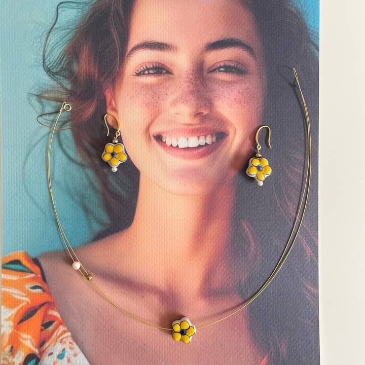 Sunshine Bloom Jewelry Set – Necklace & Earrings for wholesale by Mar&Ella