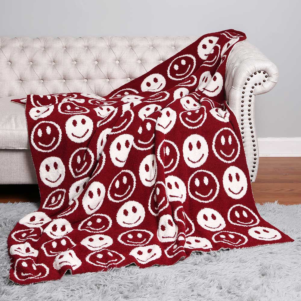 Sensibling Corp. - Wholesale Throw Blanket - SMILE PATTERNED REVERSIBLE Throw Blanket3