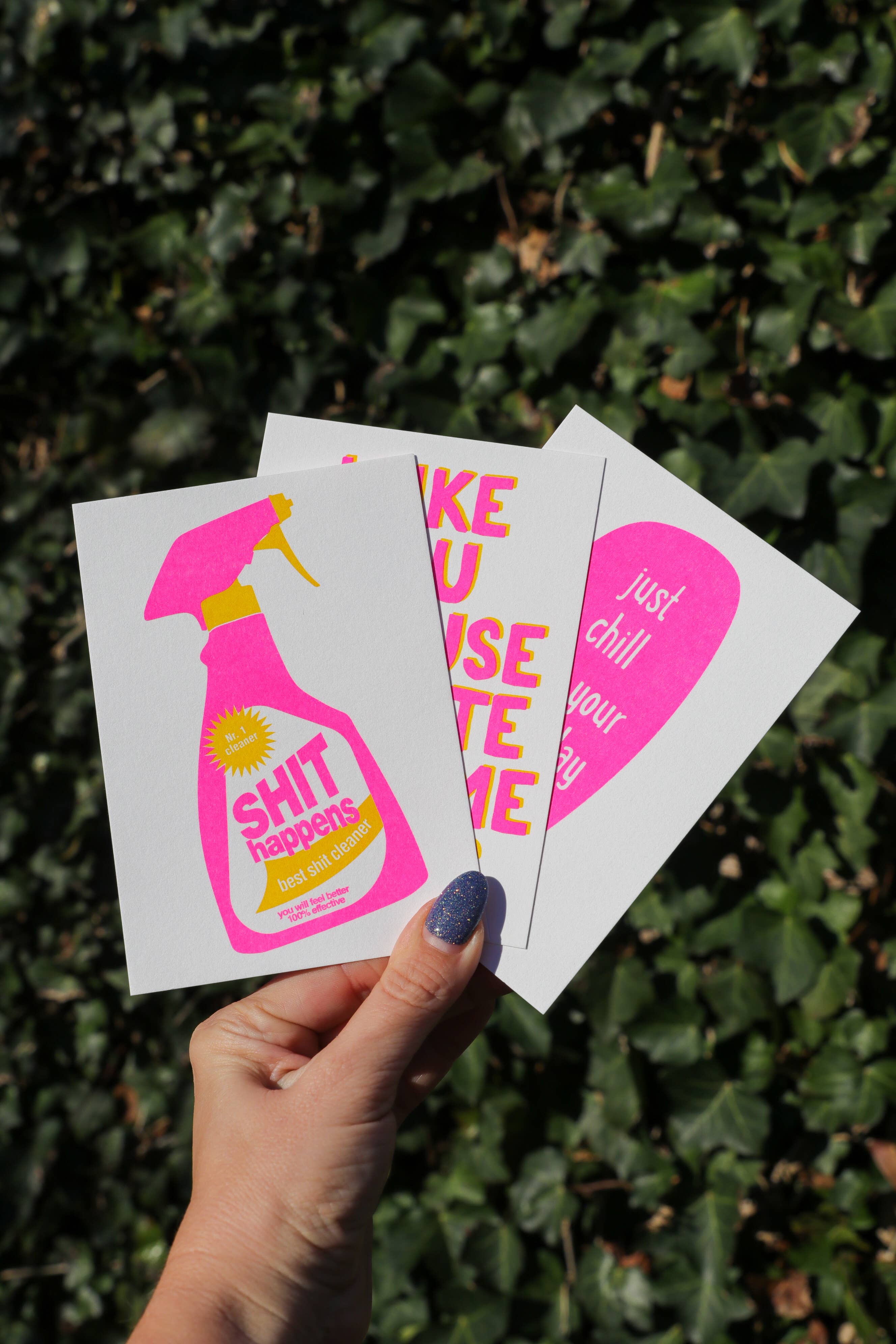 Studio Inktvis - Wholesale Encouragement Card - Shit Happens Cleaning spray bottle Risograph Postcard6