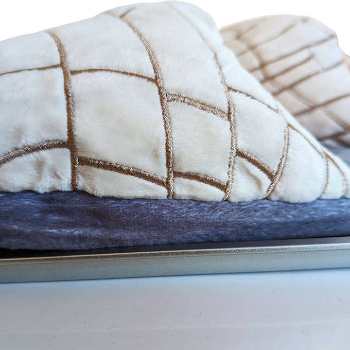 Xochico - Wholesale Slippers - Women's - PANtuflas!! Pan Dulce Plush slippers10