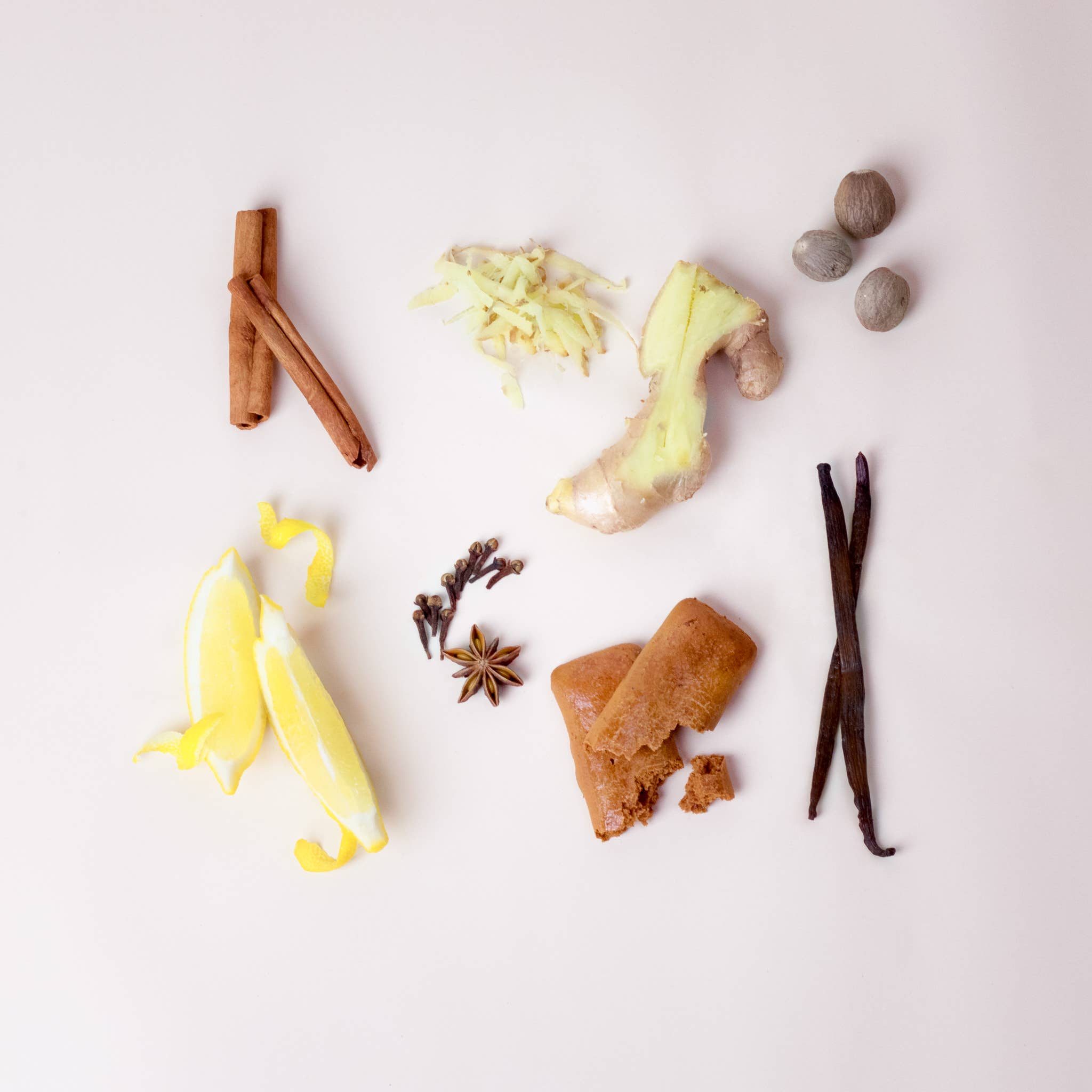 SCENTORIE. – Engroshandel Glaslys – CHRISTMAS BAKERY Duftlys med rapsvoks 300 g / 60 timer1