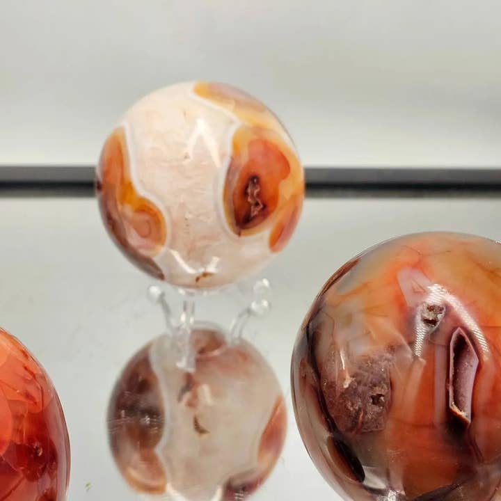 Distinction Crystals - Vendita all'ingrosso Pietra/cristallo spirituale - Grande Sfera di Cristallo di Corniola 3"