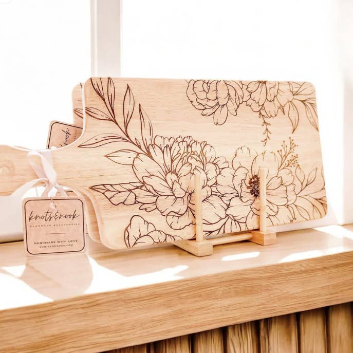 KNOTS + NOOK - Wholesale Cheese Board - PEONY FLORAL ENGRAVED SERVING BOARD