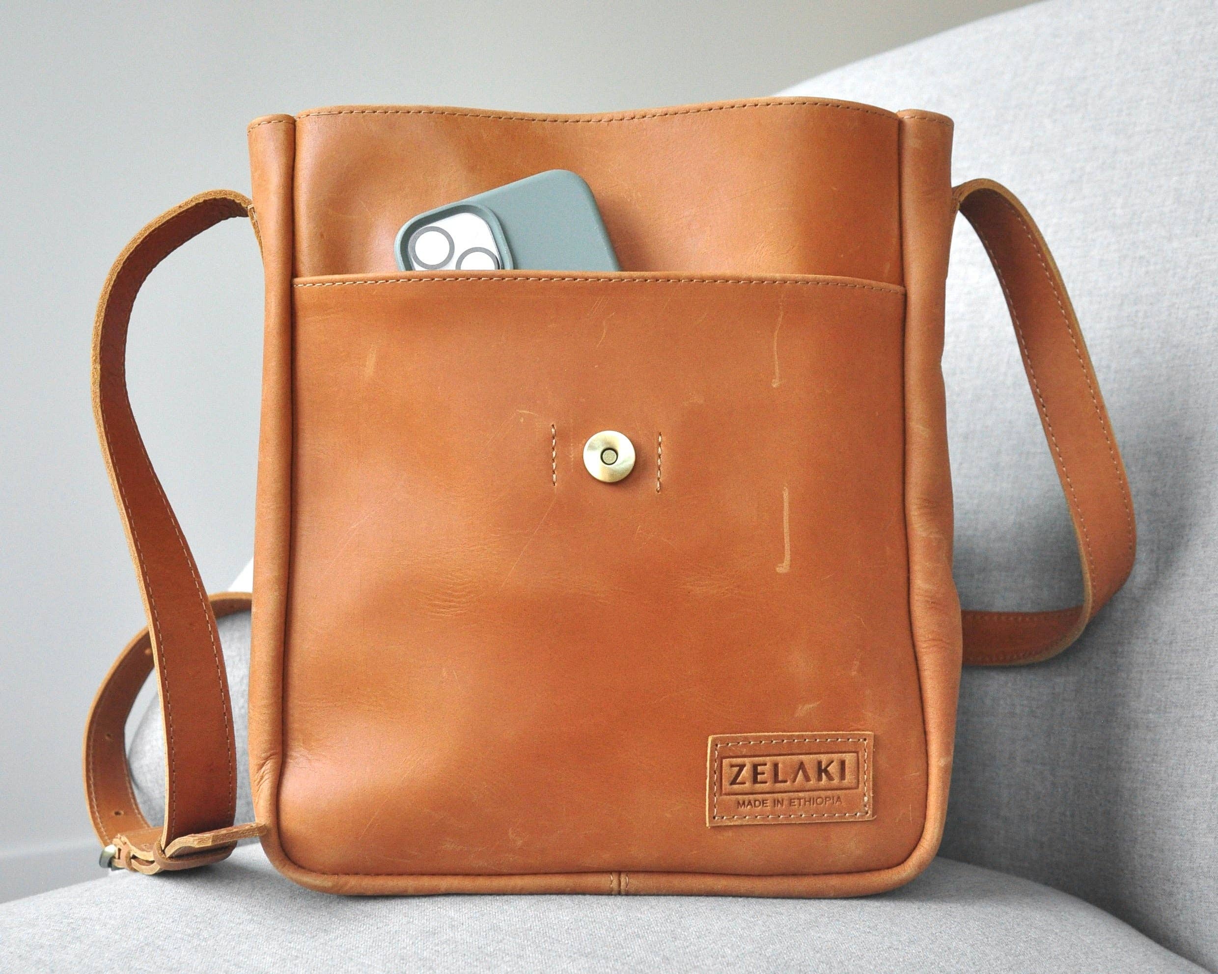 Zelaki Leather Company - Wholesale Crossbody Bag - Women's - Sira Crossbody Bag | Leather Messenger Purse | Unisex Bag9