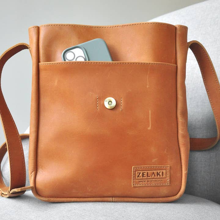 Zelaki Leather Company - Wholesale Crossbody Bag - Women's - Sira Crossbody Bag | Leather Messenger Purse | Unisex Bag9