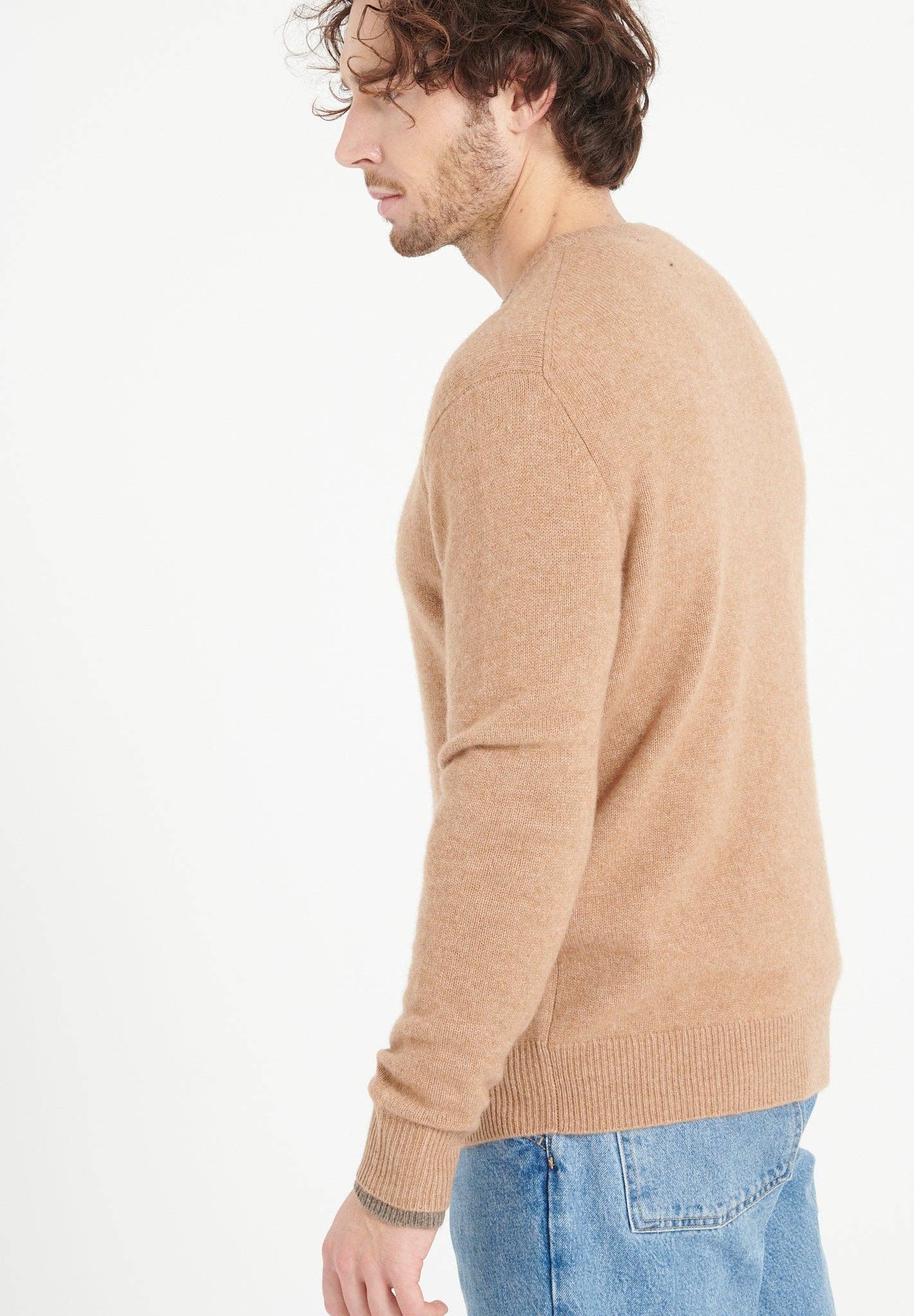 camel Men's round neck cashmere 4-ply sweater LUKE 14 for wholesale on Faire2