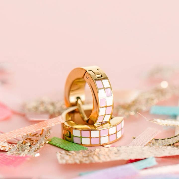 Pierced Co - Wholesale Huggie Earrings - Pink/White Checkered Huggies