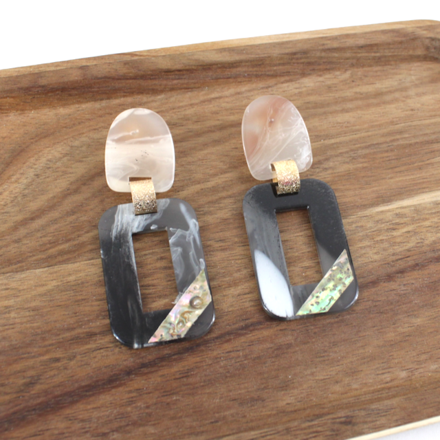 Pretty Persuasions - Wholesale Dangle Earrings - E23245 Rectangle Acrylic Earrings1