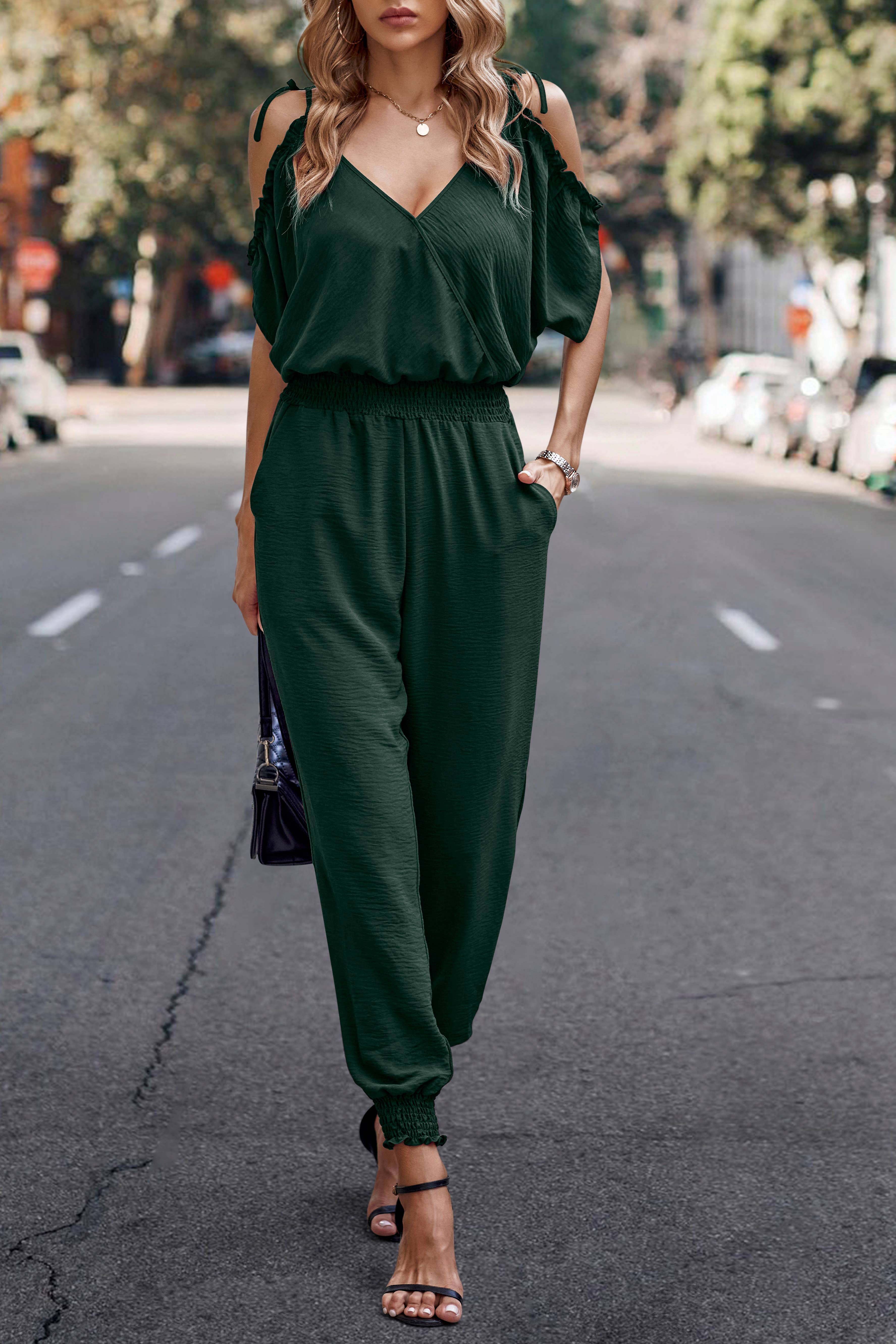 eLook – Großhandel Jumpsuit – Damen – SZ1-J9004 Schulterfreier Wickeloverall mit gesmokter Schulterpartie53