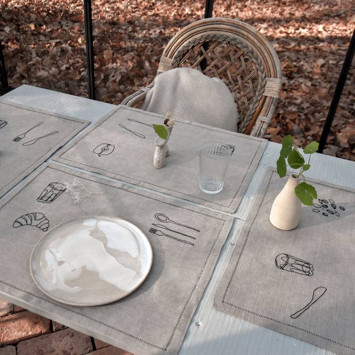 À bientôt - Vendita all'ingrosso Tovagliette - Tovaglietta in lino biologico Petit Dej nera5