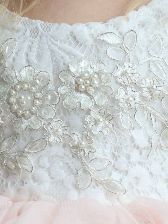 Rufflеѕ & Bоwtіеѕ - Affordable Boys & Girls Clothing - Wholesale Jurk - Kinderen - BESTSELLER - Prinsessenjurk met perzik en wit kant van Veronica3