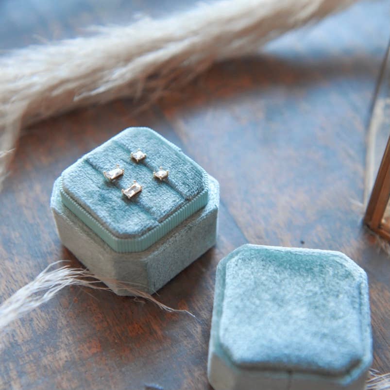 Oh So Lovely – Engroshandel Ørestikkere – Krystalbaguette-ørestikker i flere farver5