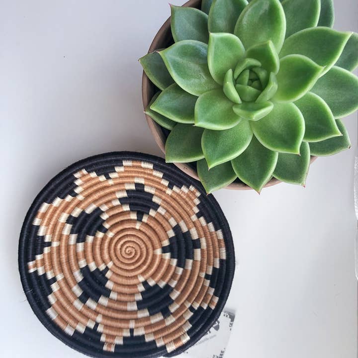 Villages Wholesale - Wholesale Decorative Plate/Dish/Bowl - Akaneri Handwoven Bowls Various Colours (2 Sizes)15