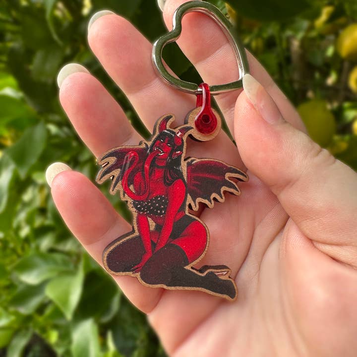 Llavero Oni Pin-Up – 2” Madera de Cerezo para venta al por mayor de Rainbow Coven Designs