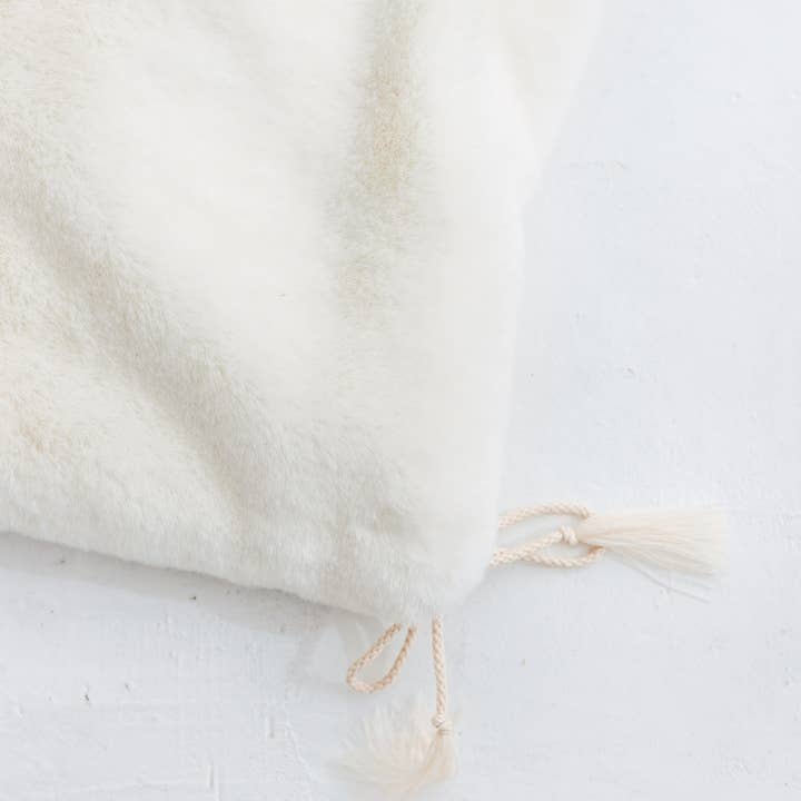 MINICAMP – wholesale Pet bed – Cat/dog – MINICAMP Teepee Tent for Cats, Dogs & Rabbits in Ecru with Faux Fur Mat – Sizes XS, S, M, L6