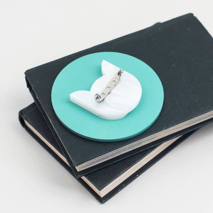 Laura Danby - Wholesale Brooch - White Cat Acrylic Brooch
