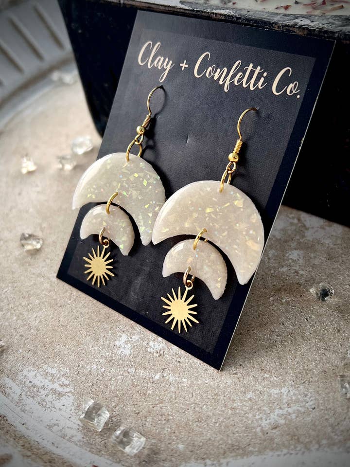 Angulo da lua de barro opalino por atacado de Clay & Confetti Co.