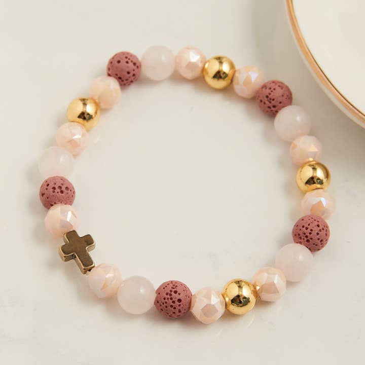 Elastiskt Armband Everly Rosa & Vita Pärlor Kors 6,5" för wholesale av Elsie & Zoey