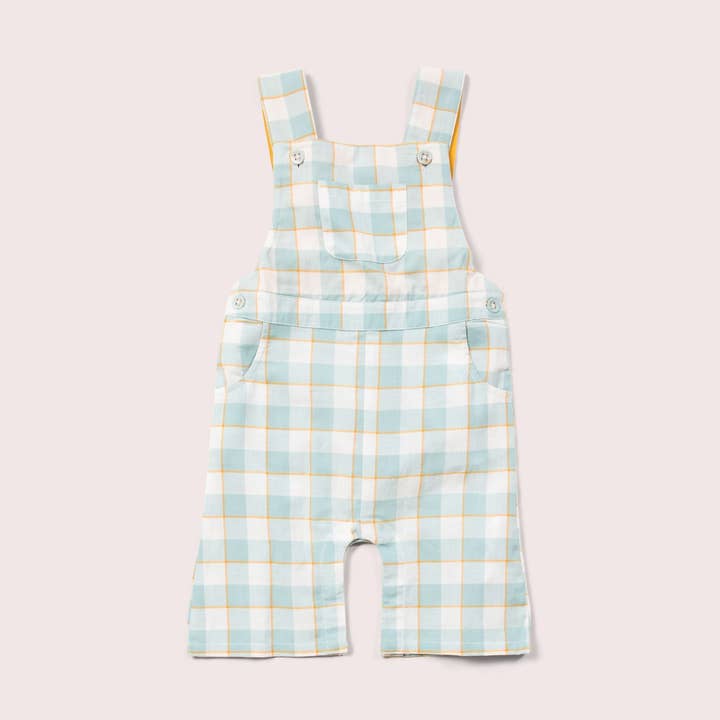 Salopette short bleu doux à carreaux pour la vente par Little Green Radicals EU