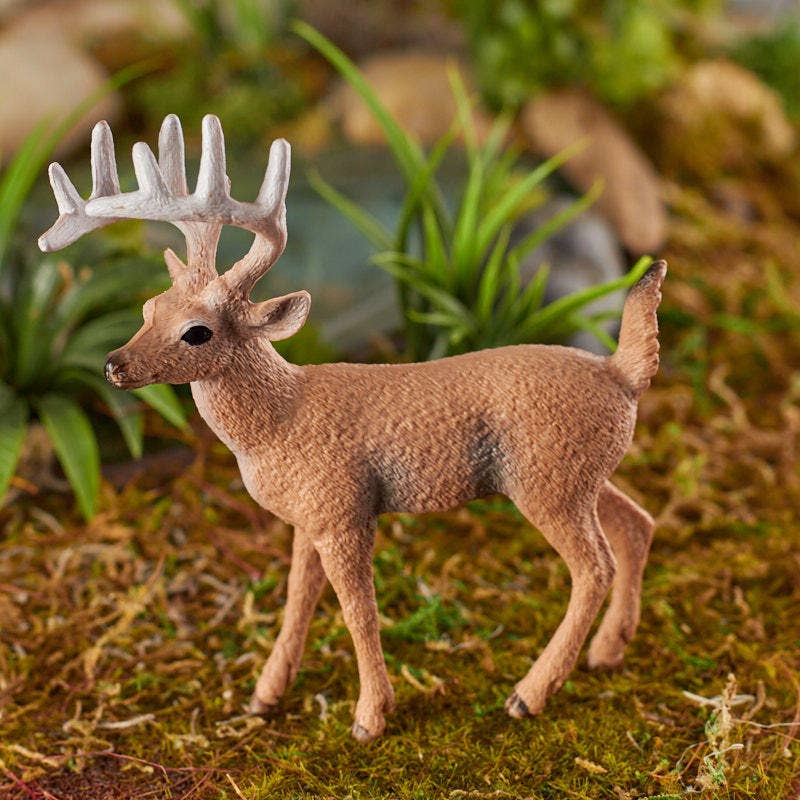 Factory Direct Craft - Vente Décoration de Noël - Figurine de cerf à queue blanche de 4"1