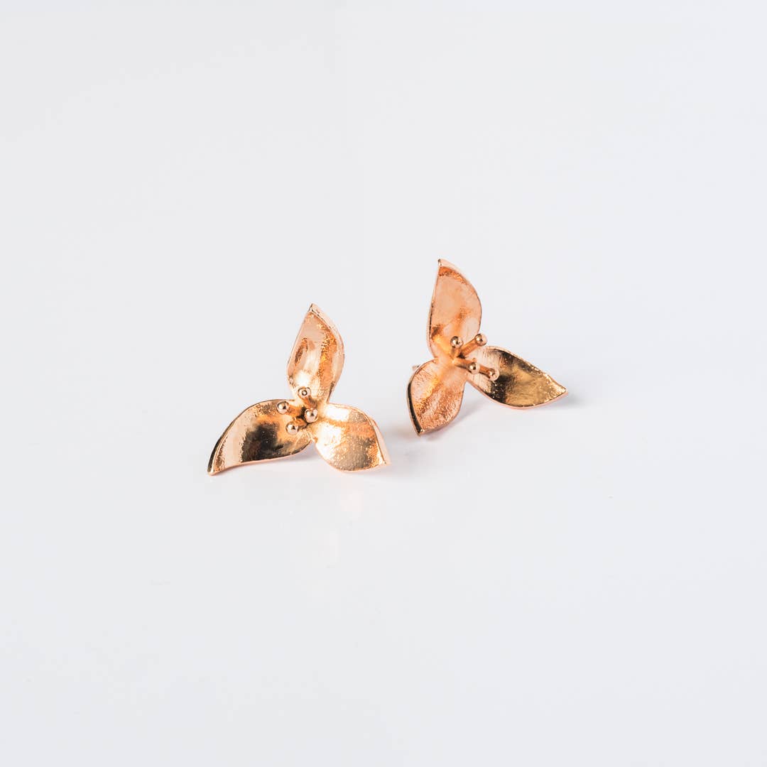 Ethical Global - Vente Clous d'oreille - Boucles d'oreilles Lily à 3 pétales (Argent, 14K, Rose) - Fabriquées de manière éthique1