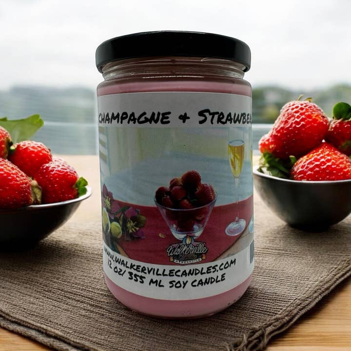 Champagne & Jordgubb Eco-vänligt 12 oz Kokosnöt Sojaljus för wholesale av Walkerville Candles